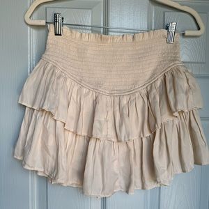 Cream colored ruffle skirt-shorts skort